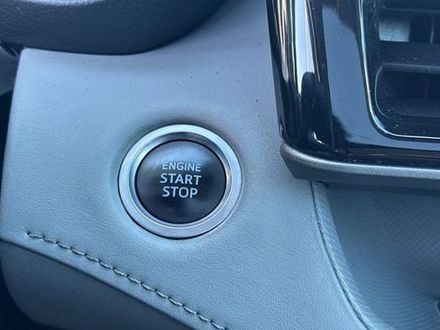 Certified 2021 Toyota Highlander XLE image 35