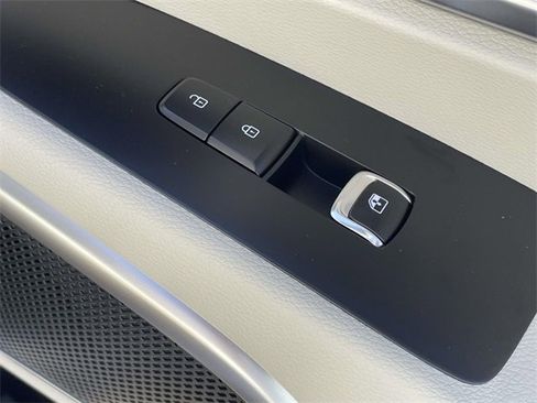 New 2025 Kia Telluride S image 18