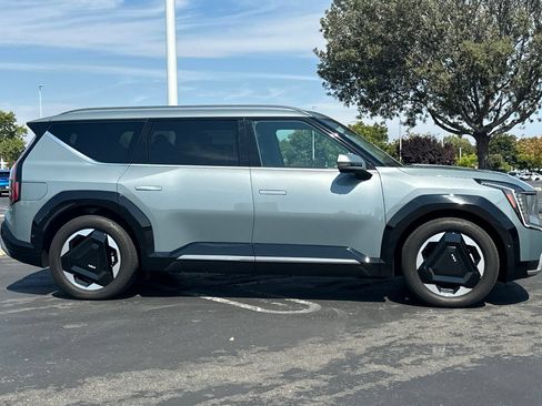 Certified 2024 Kia EV9 Land AWD/4WD image 3