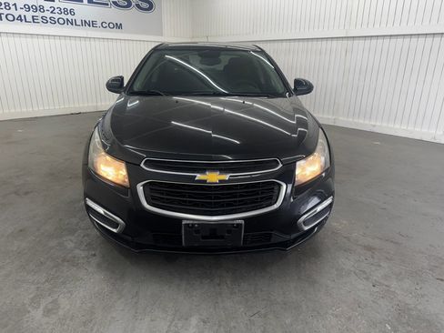 Used 2016 Chevrolet Cruze LT w/ Technology Package image 2
