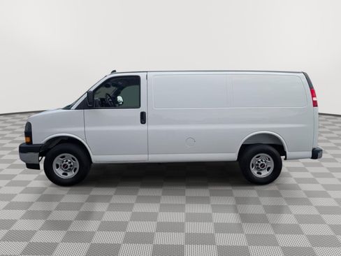 Used 2025 GMC Savana 2500 w/ Driver Convenience Package RWD image 2