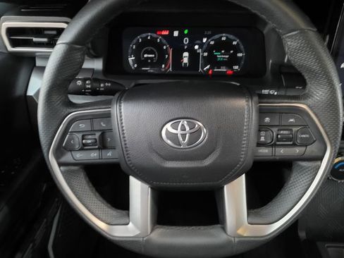 Used 2024 Toyota Tacoma TRD Sport AWD/4WD image 30