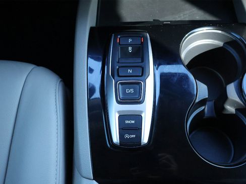 Used 2017 Honda Pilot Touring image 17