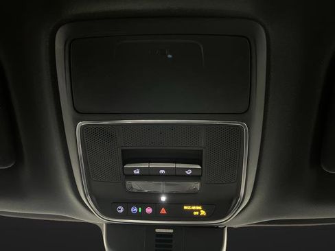 Used 2024 GMC Acadia Denali w/ Super Cruise Package image 28