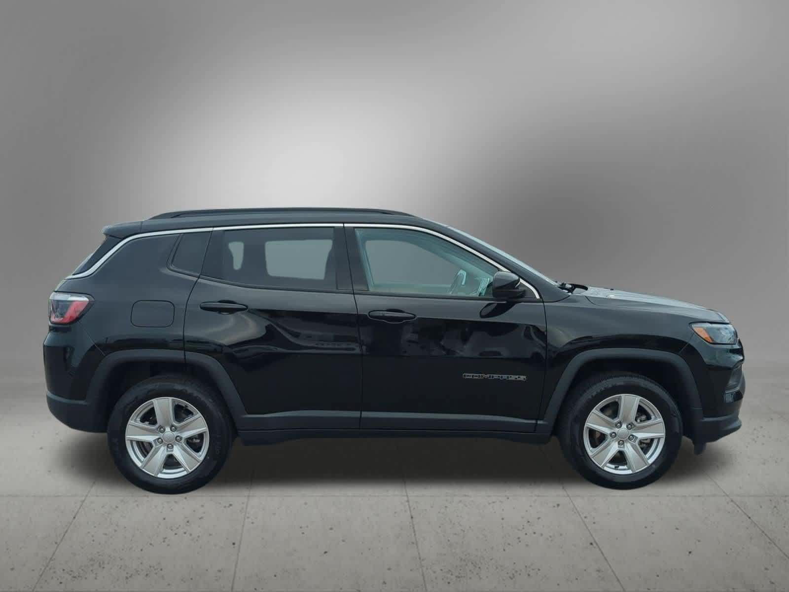 Used 2022 Jeep Compass Latitude w/ Convenience Group AWD/4WD image 7