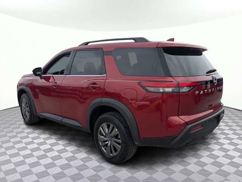 Used 2025 Nissan Pathfinder SV image 5