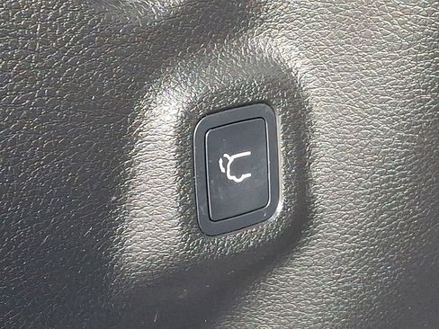 Certified 2022 Jeep Compass Latitude w/ Convenience Group image 28