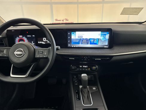 New 2026 Nissan Kicks SV image 13