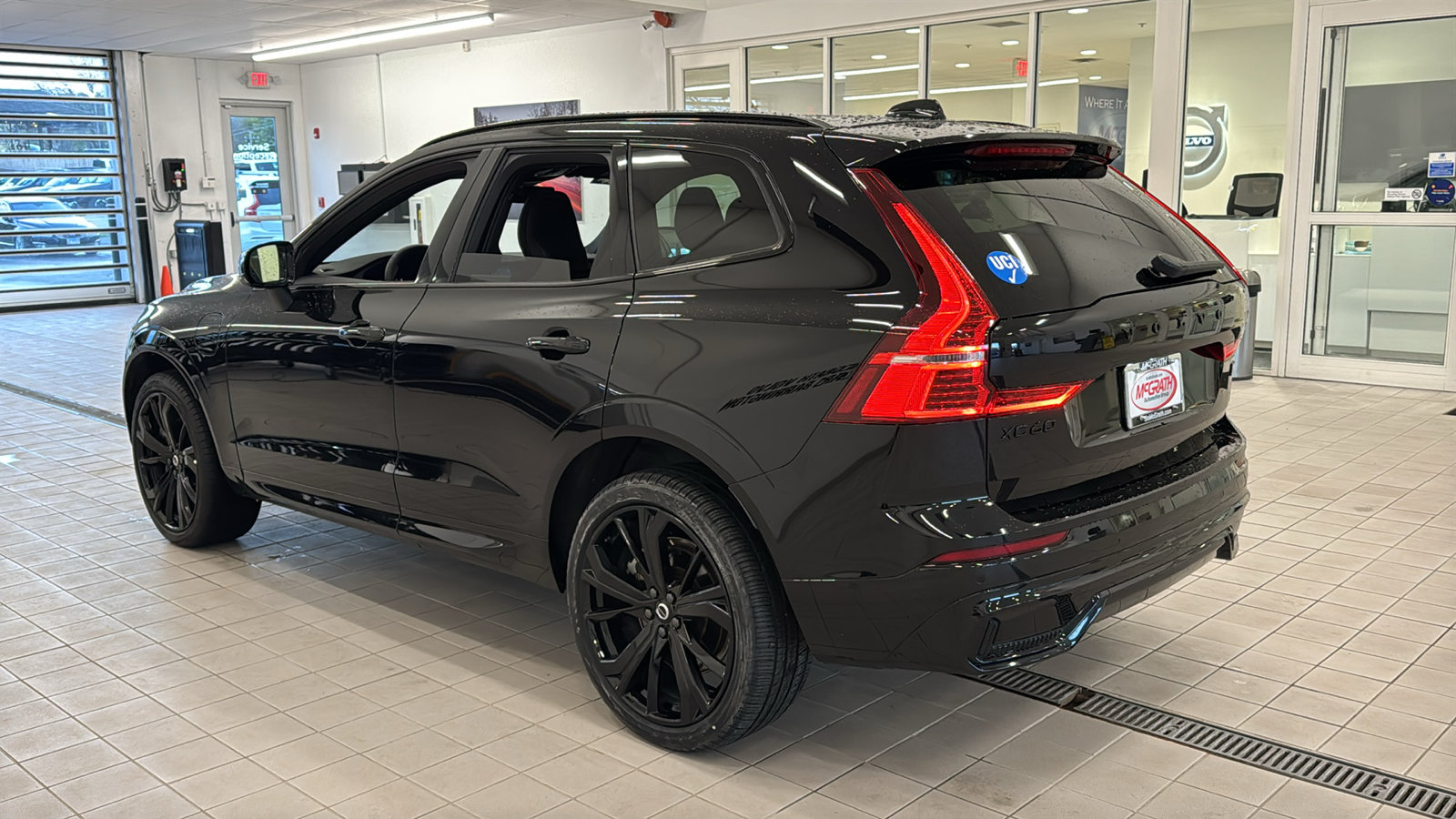 Used 2024 Volvo XC60 T8 Ultimate AWD/4WD image 7
