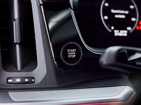 Used 2024 Porsche Cayenne Coupe image 50