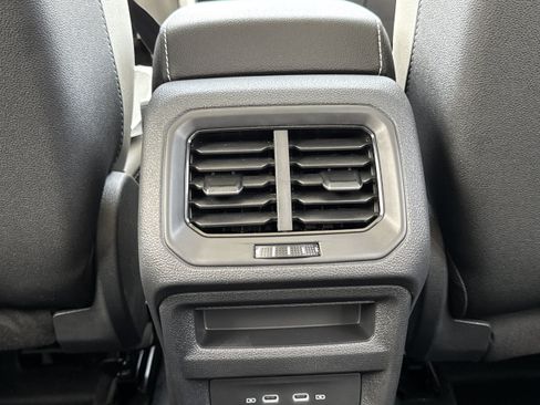 New 2026 Volkswagen Taos SE AWD/4WD image 16