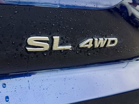 Used 2024 Nissan Pathfinder SL AWD/4WD image 7