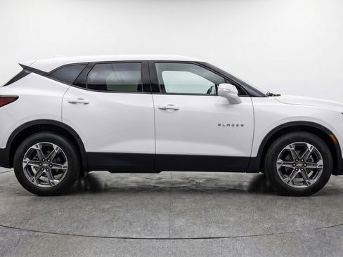 Used 2025 Chevrolet Blazer LT FWD image 10