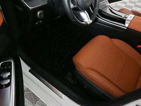 Certified 2025 Mercedes-Benz C 300 Sedan image 7