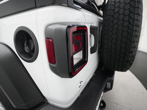 Used 2022 Jeep Wrangler Unlimited Sport image 31