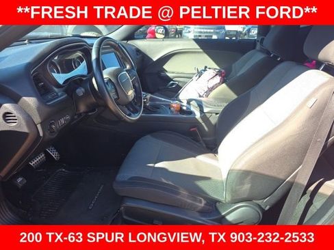 Used 2015 Dodge Challenger SXT w/ Driver Convenience Group image 5