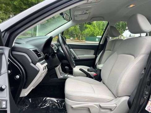 Used 2014 Subaru Forester 2.5i AWD/4WD image 8