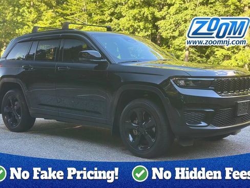 Used 2024 Jeep Grand Cherokee Altitude AWD/4WD image 1