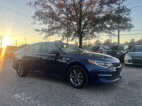 Used 2018 Kia Optima LX image 4