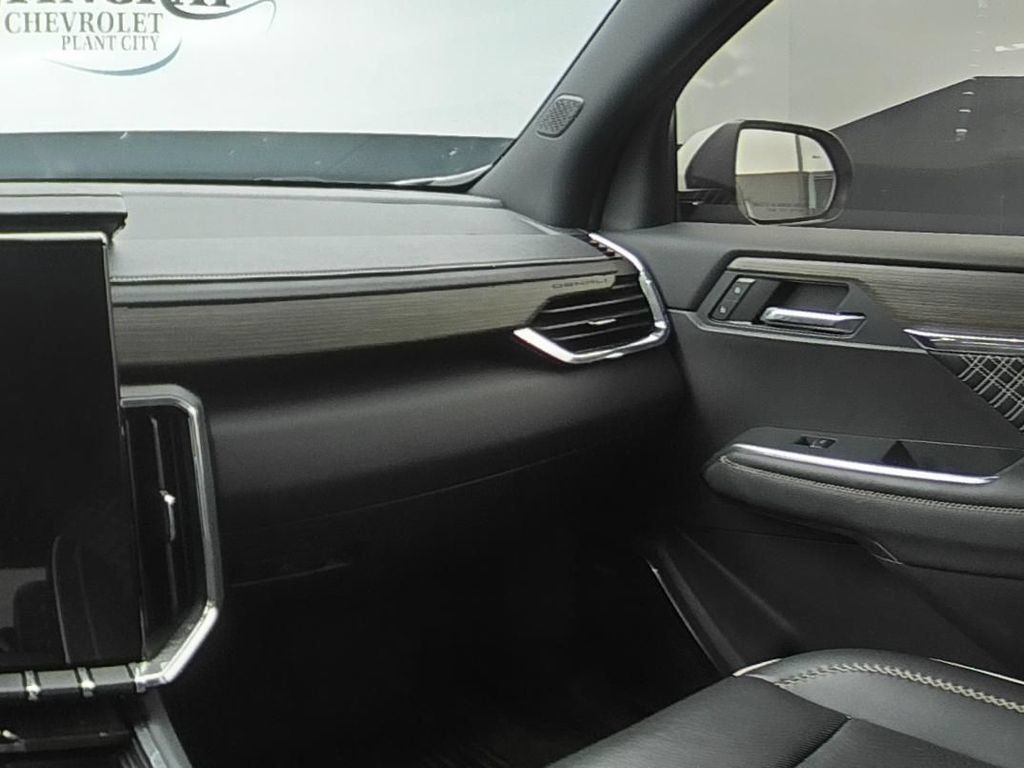 Used 2025 GMC Acadia Denali w/ LPO, Floor Liner Package FWD image 15