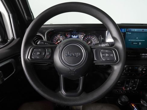 Used 2024 Jeep Gladiator Sport AWD/4WD image 17