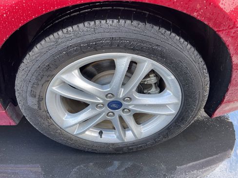 Used 2018 Ford Fusion SE w/ Fusion SE Technology Package image 3