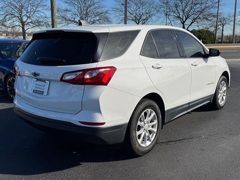 Used 2019 Chevrolet Equinox LS image 3