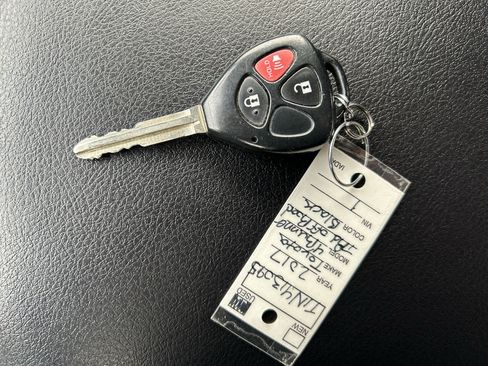 Used 2017 Toyota 4Runner TRD Off-Road Premium image 33