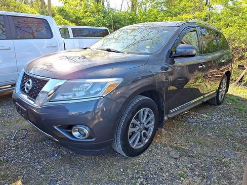 Used 2014 Nissan Pathfinder SL w/ Trailer Tow Package AWD/4WD image 2