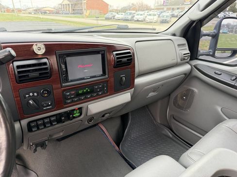 Used 2005 Ford F250 Lariat image 28