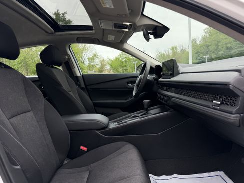Certified 2023 Honda Accord EX image 13