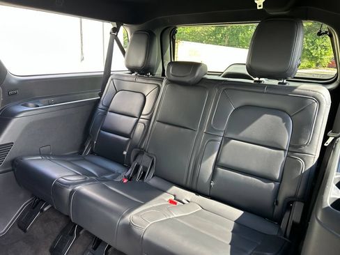 Used 2024 Lincoln Navigator L 4WD image 8
