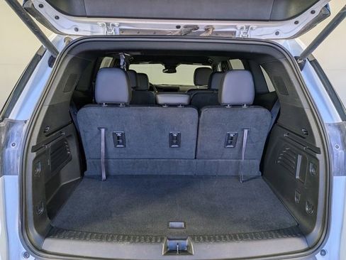 Certified 2025 GMC Acadia Elevation w/ Elevation Premium Package AWD/4WD image 7