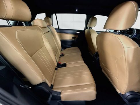 Used 2023 Volkswagen Tiguan SE R-Line FWD image 22