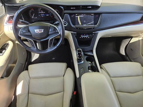Used 2017 Cadillac XT5 Luxury w/ Driver Awareness Package AWD/4WD image 16