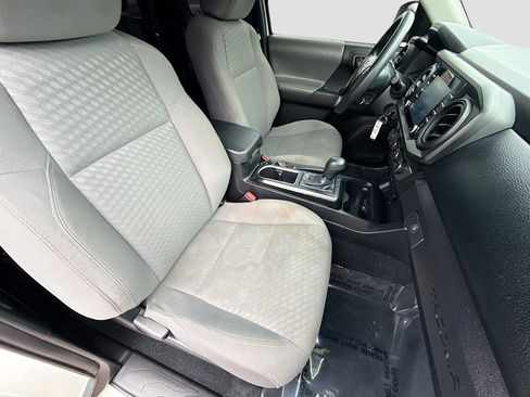 Used 2022 Toyota Tacoma SR AWD/4WD image 13