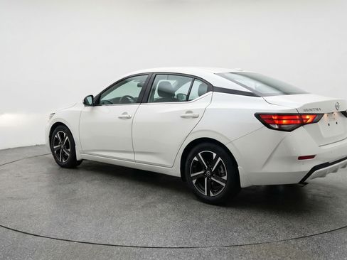 Used 2025 Nissan Sentra SV FWD image 6