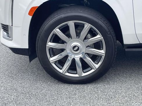 Used 2021 Cadillac Escalade Premium Luxury Platinum image 9