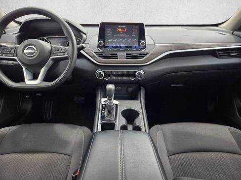 Used 2025 Nissan Altima 2.5 SV FWD image 16