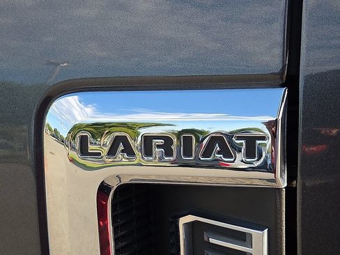 Used 2019 Ford F250 Lariat w/ Lariat Ultimate Package AWD/4WD image 9