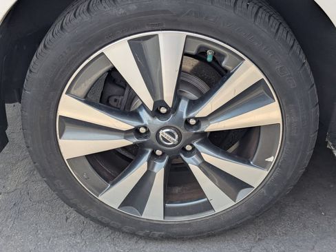 Used 2016 Nissan Sentra SL FWD image 9