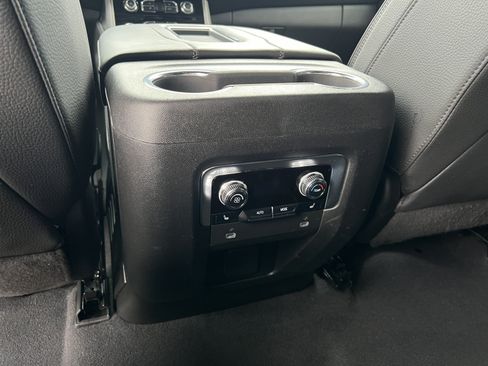 Used 2023 GMC Yukon Denali RWD image 27