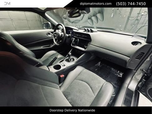 Used 2024 Nissan Z Performance w/ Floor Mat Package RWD image 19
