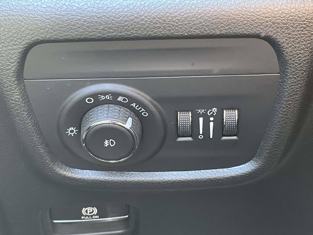 New 2026 Jeep Grand Cherokee Limited w/ Limited Altitude Package AWD/4WD image 29