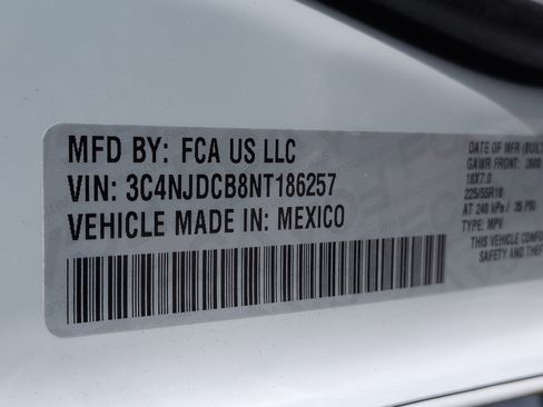 Used 2022 Jeep Compass Limited image 38