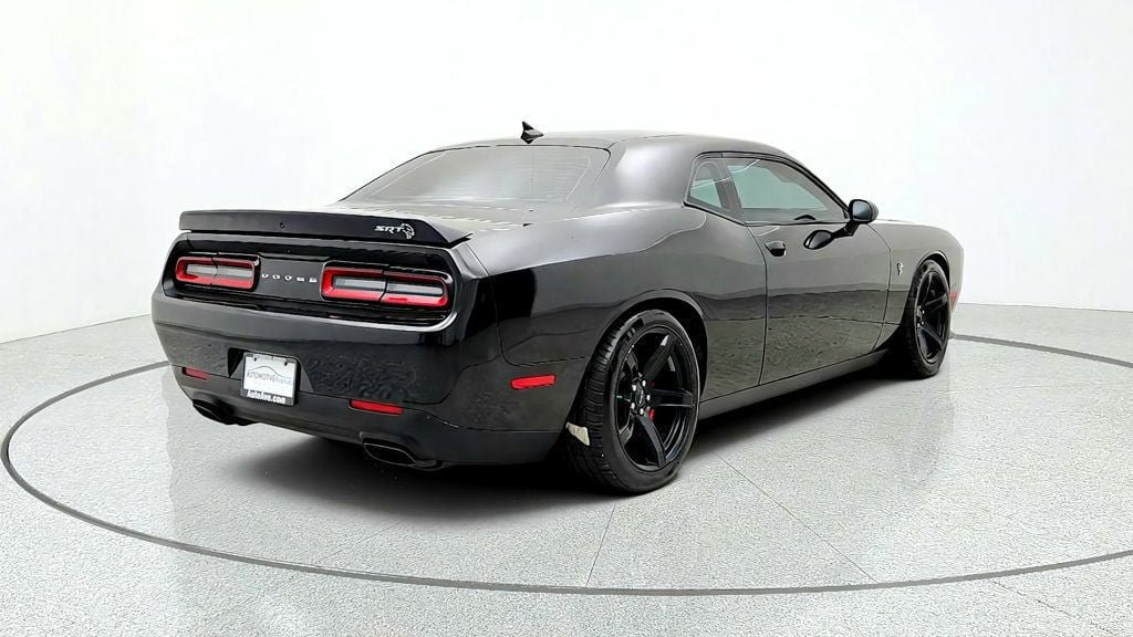 Used 2017 Dodge Challenger SRT Hellcat RWD image 5