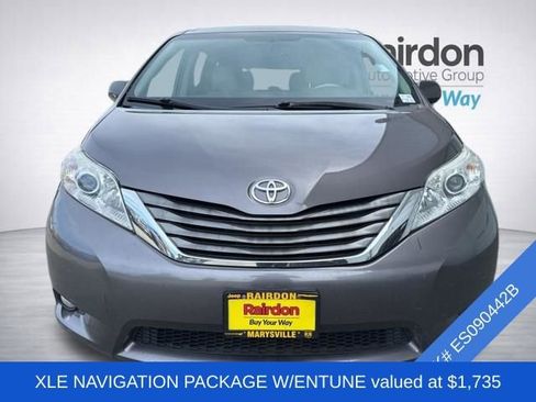Used 2014 Toyota Sienna XLE AWD/4WD image 2