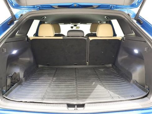 Used 2024 Volkswagen Atlas Cross Sport SE image 31