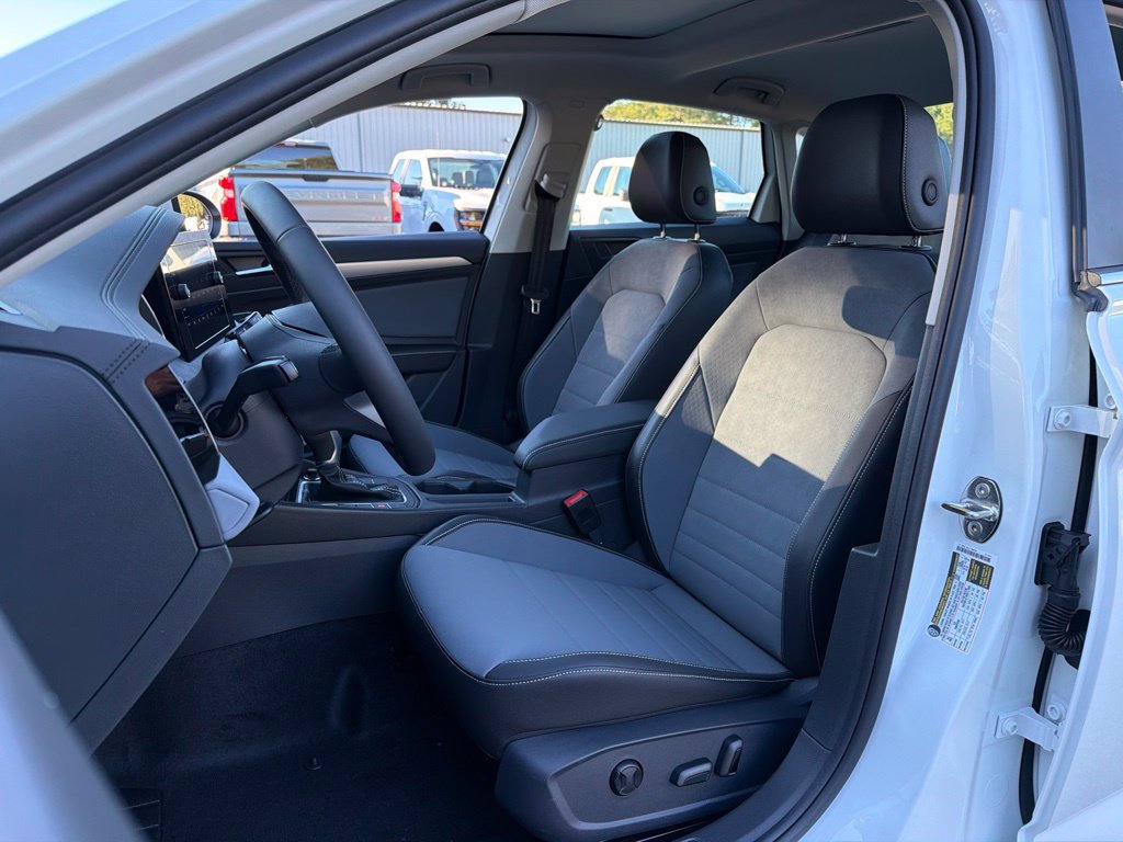New 2027 Volkswagen Jetta SE FWD image 16
