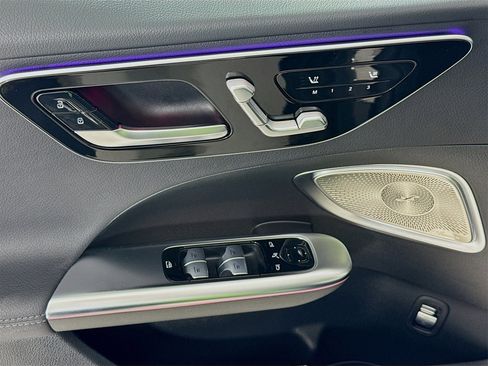 Used 2025 Mercedes-Benz C 300 Sedan image 19